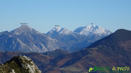 Vista del Maciédome y Peña Ten desde Peña Riegos