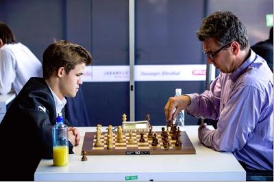 Ahí está, es él; su nombre: MAGNUS CARLSEN !! (2)