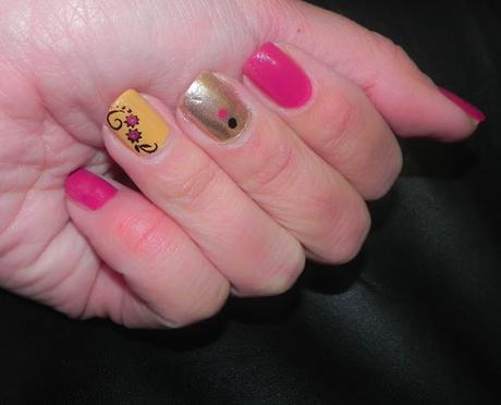 Magenta y camel (Maquillaje, manicura y moda)