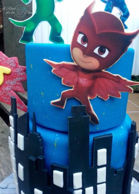 De fiesta con lso Pj masks