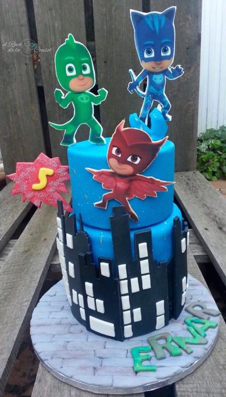 De fiesta con lso Pj masks