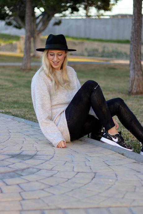 EASY FRIDAY: OVERSIZE + SNEAKERS