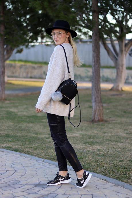 EASY FRIDAY: OVERSIZE + SNEAKERS