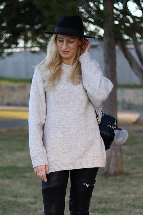 EASY FRIDAY: OVERSIZE + SNEAKERS