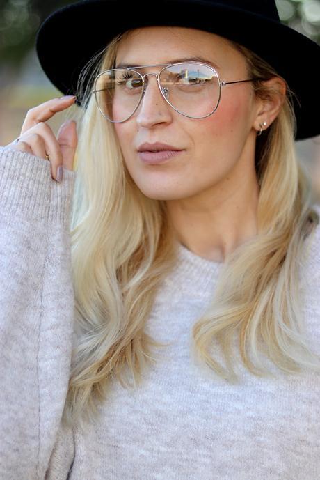 EASY FRIDAY: OVERSIZE + SNEAKERS