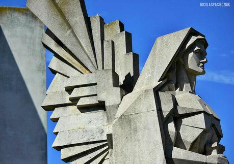 Cementerio de Azul: la obra cumbre del Arq. Salamone