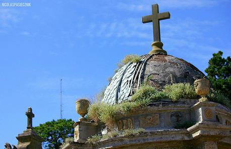 Cementerio de Azul: la obra cumbre del Arq. Salamone