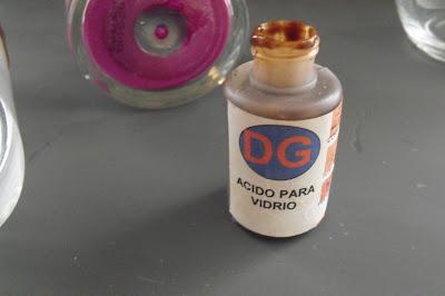 grabando cristal con ácido