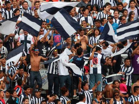 Les recomendamos ver este vídeo a todo hincha de Alianza Lima hecho por [Julio César Cabrera]