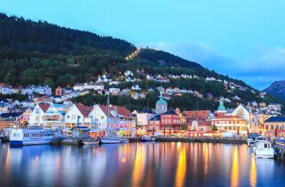 Ahí está, es él; su nombre: MAGNUS CARLSEN !! (4)