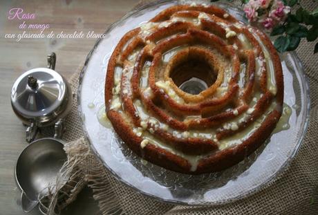 Rosa de mango con glaseado de chocolate blanco,bizcocho de mango