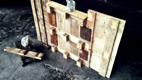 How to Build a Wood Pallet Headboard