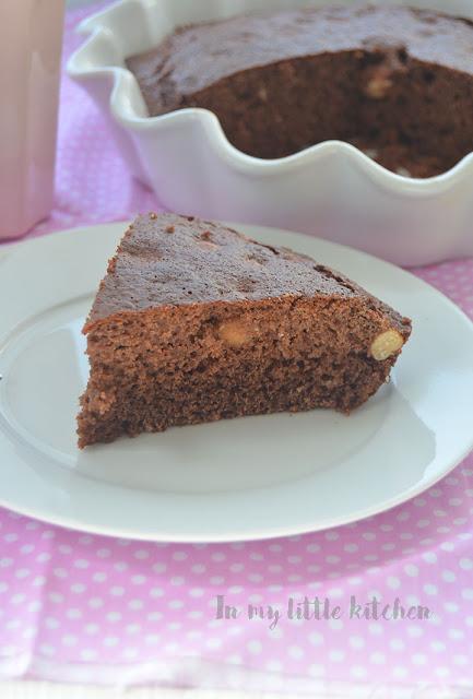 Bizcocho de chocolate, naranja y avellanas