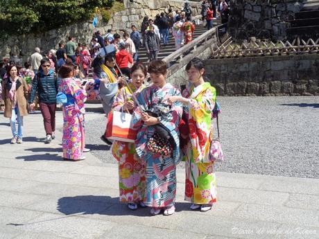 Viaje a Japón. Día 6. Tokyo-Kyoto: Kiyomizu-dera, calle de la tetera, Sanjusangen-do, Higashi Hongan-ji, Nishi Hongan-ji, Pantocho y Gion