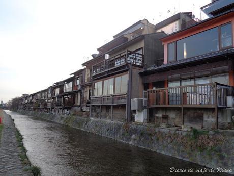 Viaje a Japón. Día 6. Tokyo-Kyoto: Kiyomizu-dera, calle de la tetera, Sanjusangen-do, Higashi Hongan-ji, Nishi Hongan-ji, Pantocho y Gion