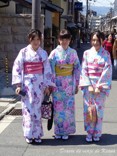 Viaje a Japón. Día 6. Tokyo-Kyoto: Kiyomizu-dera, calle de la tetera, Sanjusangen-do, Higashi Hongan-ji, Nishi Hongan-ji, Pantocho y Gion
