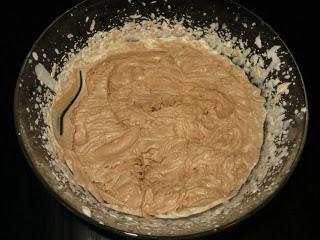 CUENCOS DE CHOCOLATE CON MOUSSE DE CREMA DE CACAO