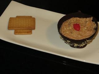 CUENCOS DE CHOCOLATE CON MOUSSE DE CREMA DE CACAO