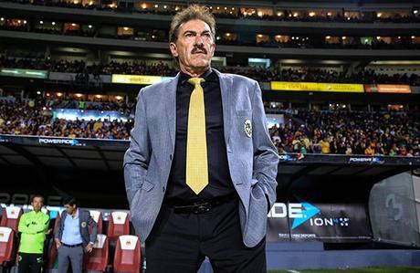 La Volpe no se inmuta con los abucheos de la aficion La Volpe no se inmuta con los abucheos de la aficion