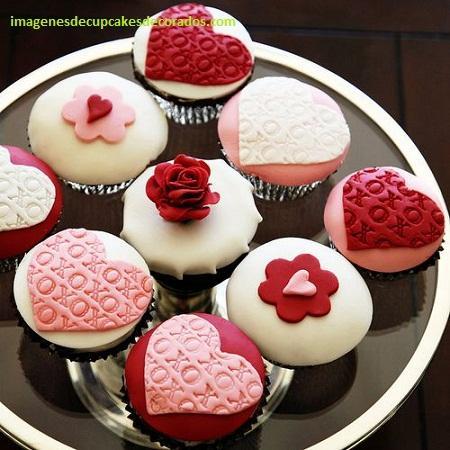 cupcakes decorados para novios fondant
