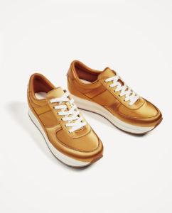 sneakers doradas