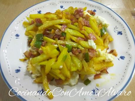 Huevos Rotos con Jamón y Bacón