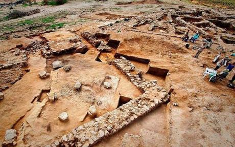 Descubren en Israel cueva que guardó los documentos más antiguos conocidos de la biblia hebraica.