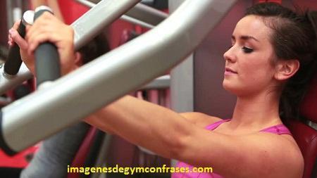 imagenes de mujeres entrenando en el gym ejercicio