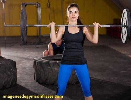 imagenes de mujeres entrenando en el gym fitness