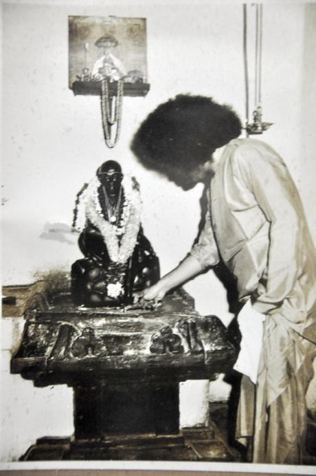 Swami visitó el templo Guindy varias veces.  Uno puede sentir las vibraciones de gran alcance en el templo.