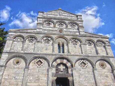 CERDEÑA  (DIA 3:  BOSA E IGLESIAS ROMÁNICAS)