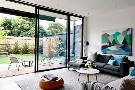 Casa contemporánea y lista de la compra Casa contemporánea y lista de la compra