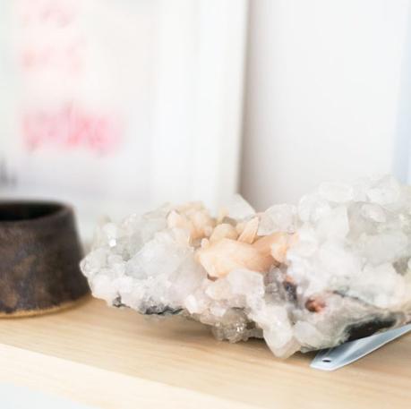 ¿Cómo decorar una cocina abierta para integrarla en el salón-comedor?