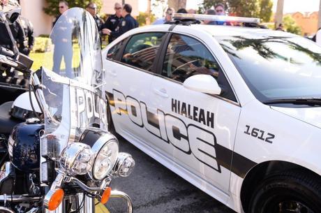 La policía de Hialeah pide ayuda para detener a asaltantes de ancianos