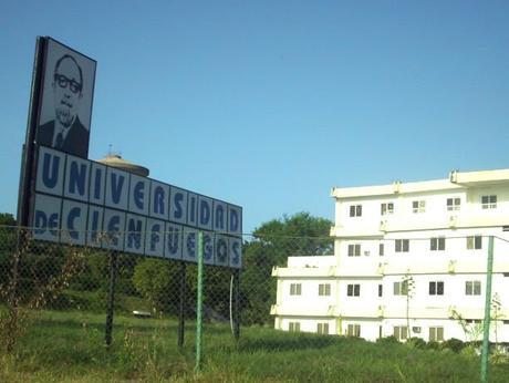 Expulsan a estudiante en Cuba por referirse Fidel Castro como “dictador”