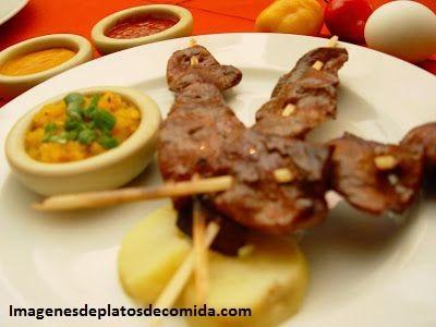 comidas criollas con carne anticuchos