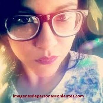 lentes divergentes para miopia mujer