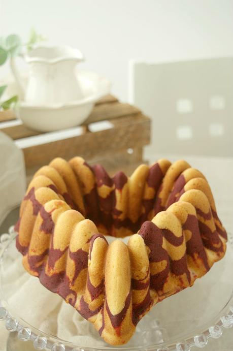 Red Velvet Marble Bundt Cake, so simple and so delicious #BundtBakers Red Velvet Marble Bundt Cake, so simple and so delicious #BundtBakers