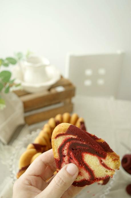 Red Velvet Marble Bundt Cake, so simple and so delicious #BundtBakers Red Velvet Marble Bundt Cake, so simple and so delicious #BundtBakers