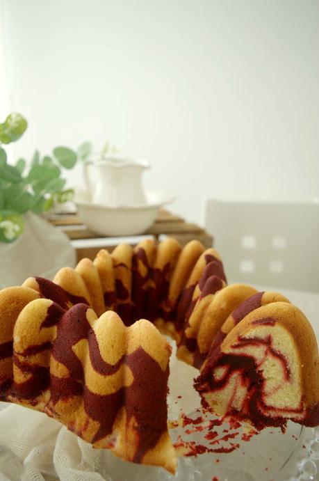 Red Velvet Marble Bundt Cake, so simple and so delicious #BundtBakers Red Velvet Marble Bundt Cake, so simple and so delicious #BundtBakers