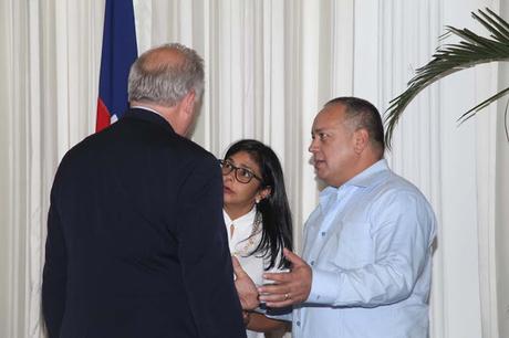 Obama bloqueo sanciones para ayudar a Maduro