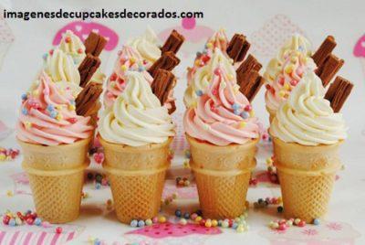 cupcakes decorados con crema conos