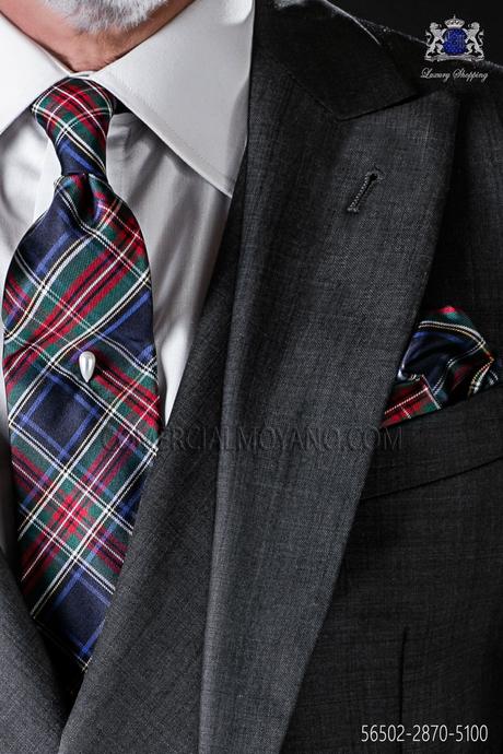 http://www.comercialmoyano.com/es/2816-corbata-y-panuelo-de-bolsillo-diseno-tartan-en-pura-seda-56502-2870-5100-ottavio-nuccio-gala.html