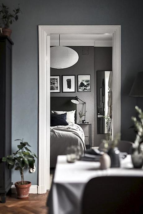 pisos pequeños oscuros pisos nórdicos pequeños pintura gris oscura pintar oscuro piso paredes gris oscuro negro decoración interioes cocina blanca pequeña blog decoración nórdica 