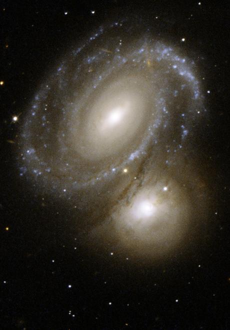 ✨La interacción de galaxias AM 0500-620