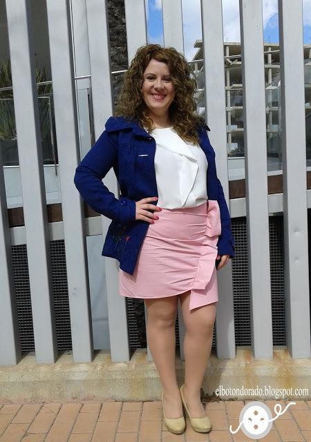 Falda con volante fruncido