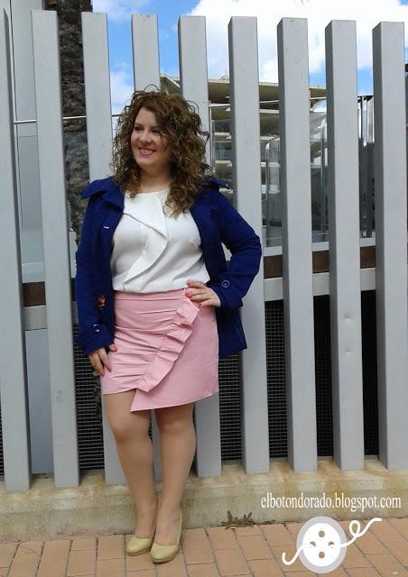 Falda con volante fruncido