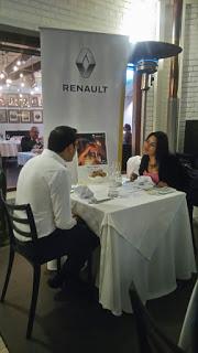 Renault sorprende a los enamorados con una cena romántica