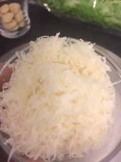 PASTA CON PESTO DE RUCULA, TOMATE Y QUESO DE CABRA