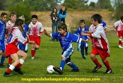 imagenes de niños jugando al futbol ejercicios